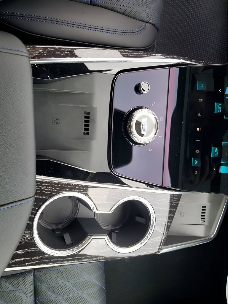 New 2026 Cadillac Escalade IQ Sport 1 w/ LPO, ONYX Package AWD/4WD image 43