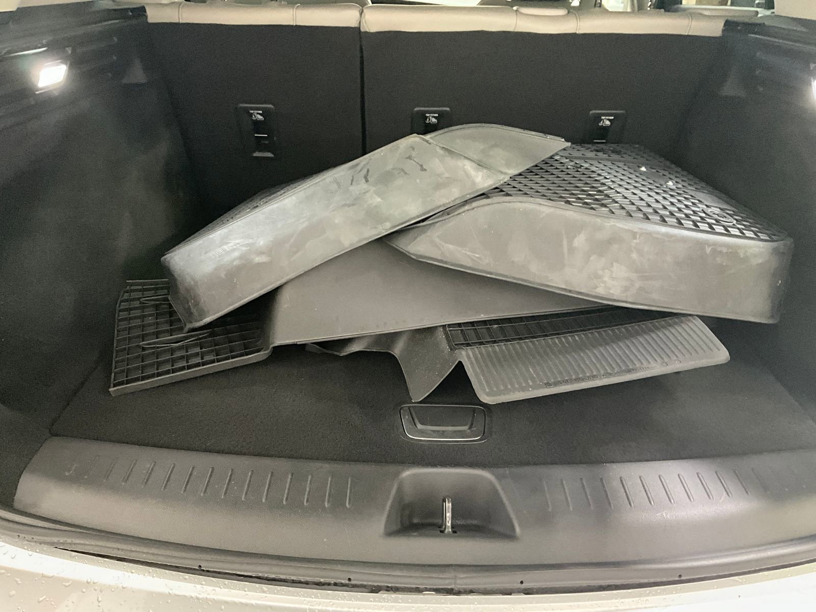 Used 2021 Cadillac XT4 Luxury w/ Cold Weather Package AWD/4WD image 25