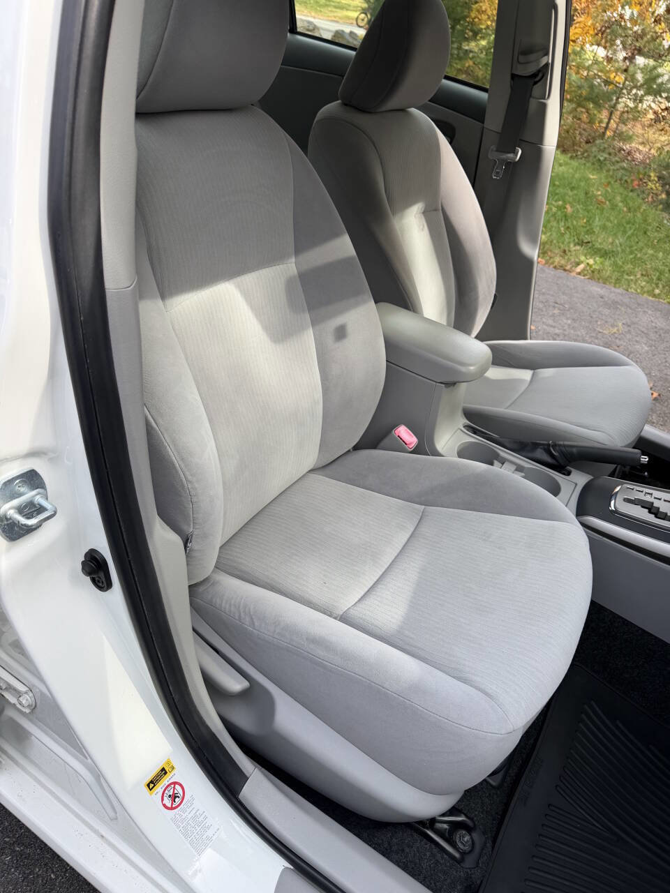 Used 2010 Toyota Corolla LE image 16