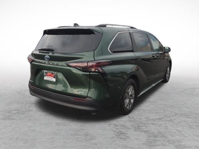 Certified 2025 Toyota Sienna XLE w/ XLE Plus Package AWD/4WD image 7