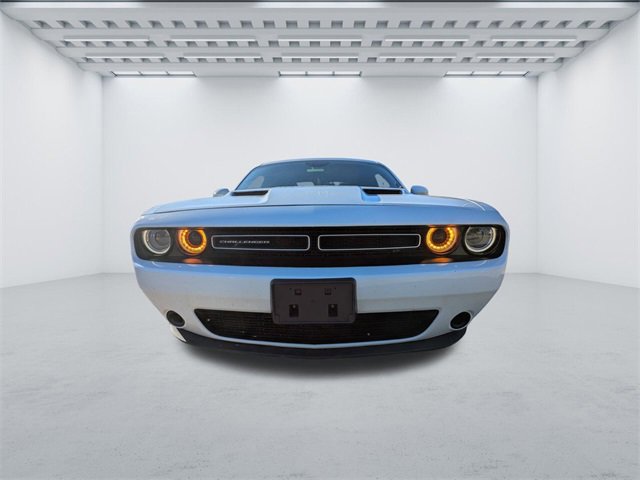 Used 2020 Dodge Challenger SXT image 2