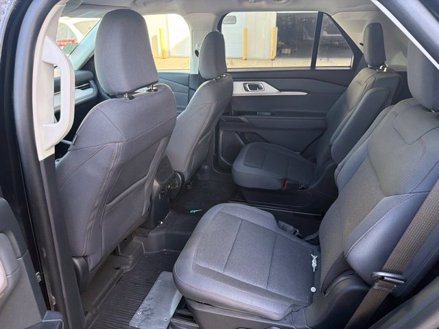 Used 2025 Ford Explorer Active AWD/4WD image 16