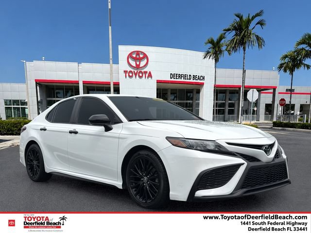 Used 2021 Toyota Camry SE AWD/4WD image 1
