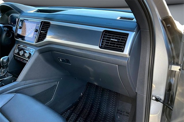 Used 2022 Volkswagen Atlas Cross Sport SEL R-Line image 26