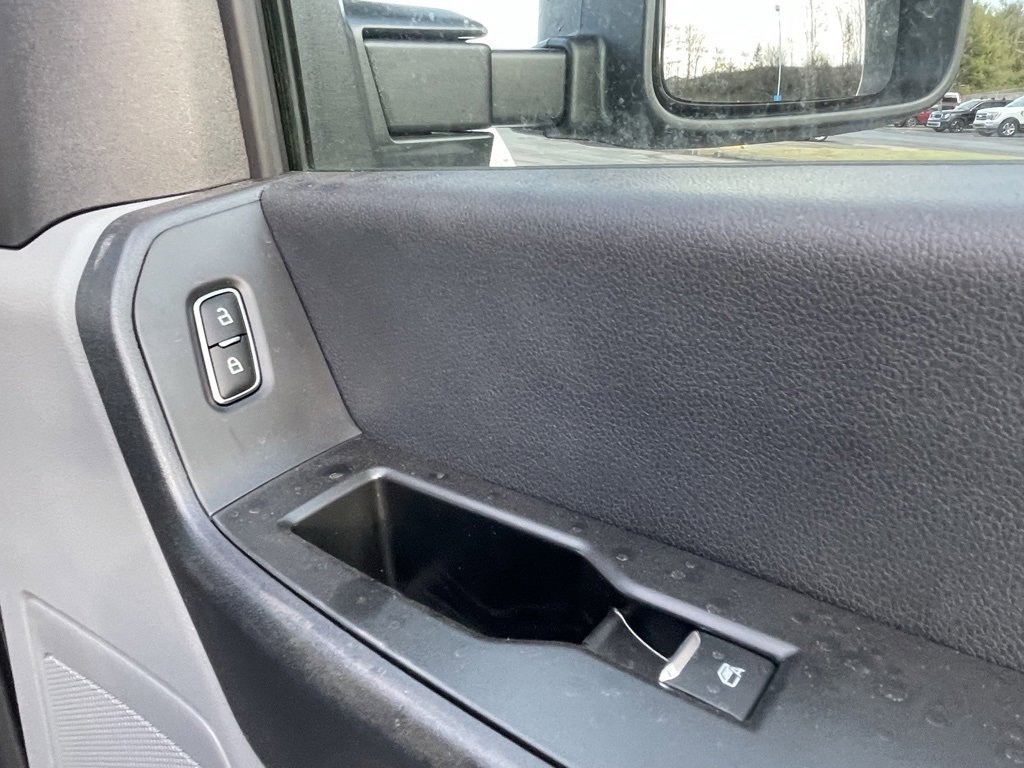 New 2026 Ford F350 XL w/ XL Chrome Package image 16