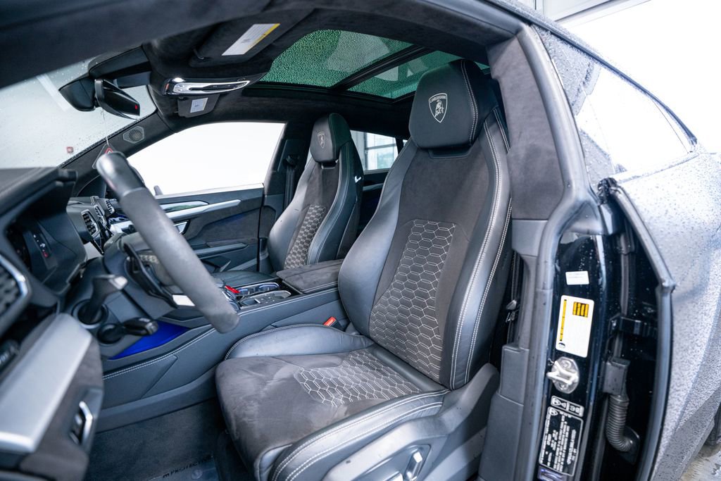 Used 2021 Lamborghini Urus AWD/4WD image 38