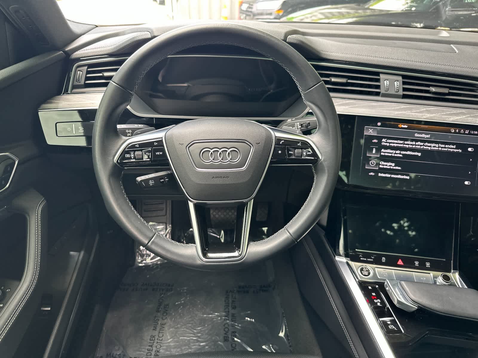 Used 2023 Audi e-tron Premium Plus w/ Premium Plus Package AWD/4WD image 14