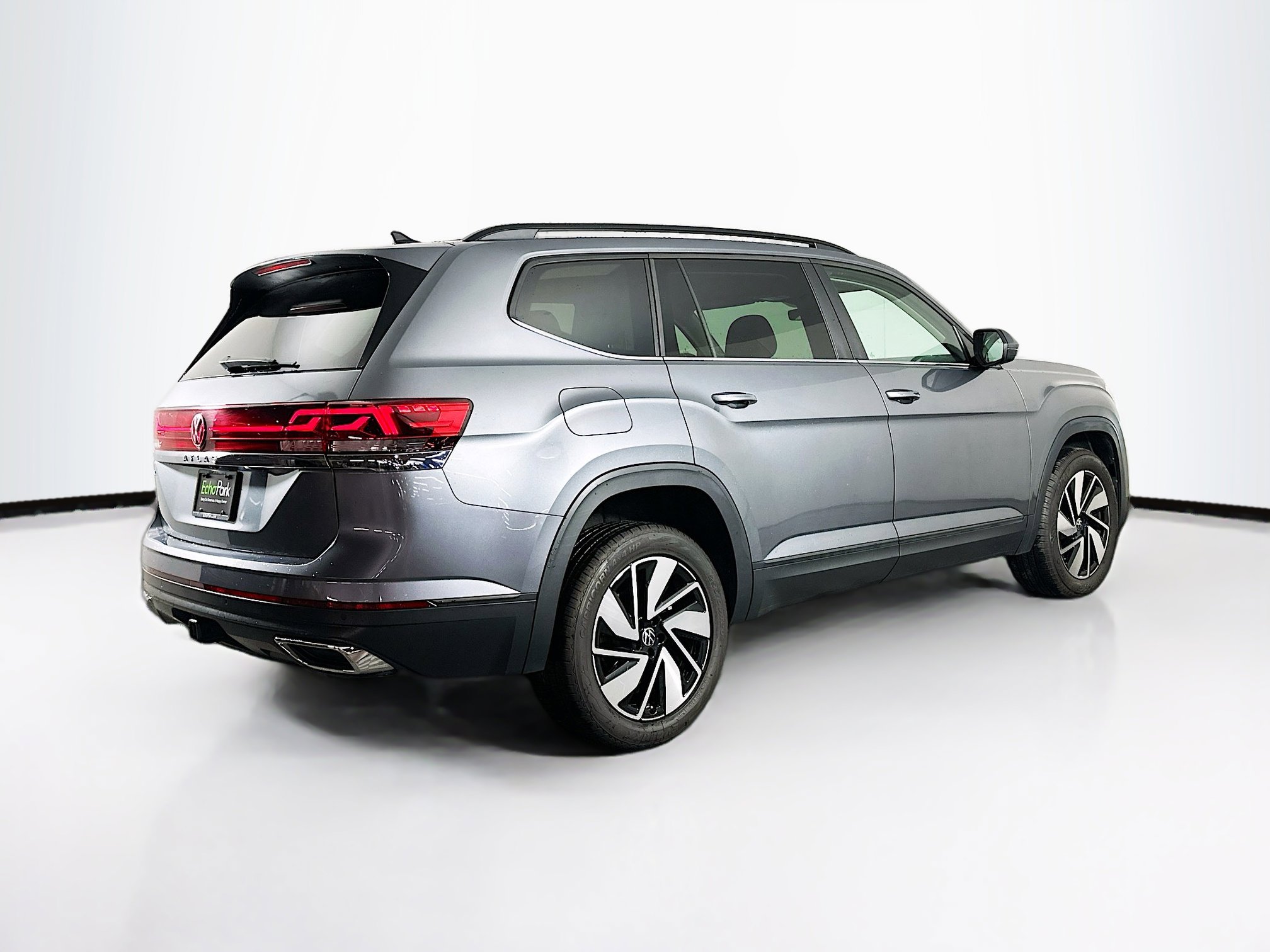 Used 2025 Volkswagen Atlas SE image 9