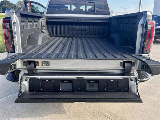 Used 2026 GMC Sierra 2500 AT4 w/ AT4 Premium Plus Package AWD/4WD image 5