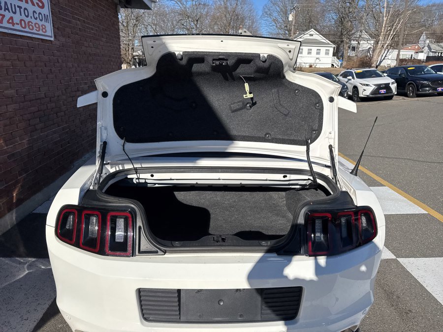 Used 2013 Ford Mustang Premium image 33