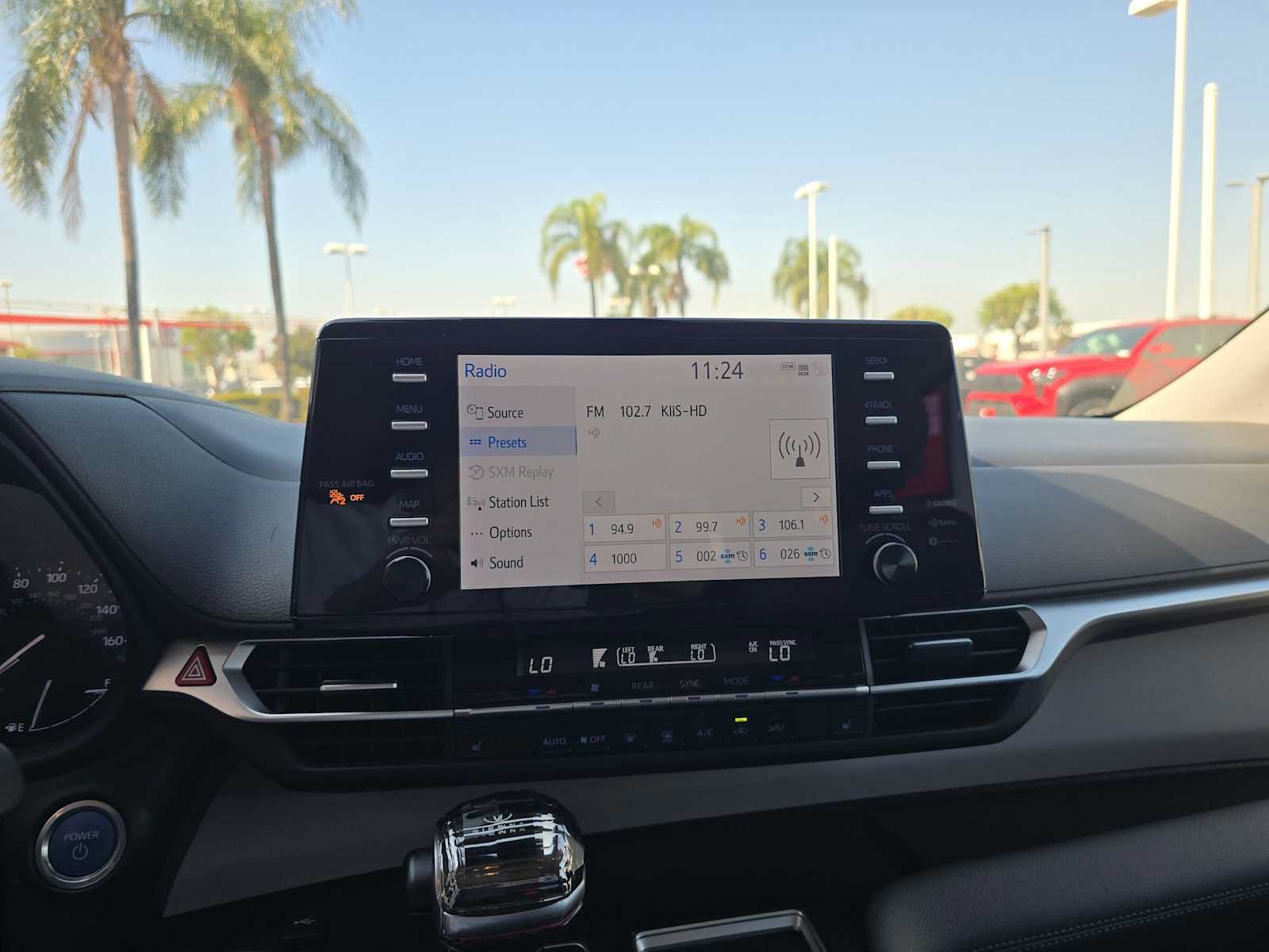 Used 2023 Toyota Sienna XLE FWD image 29