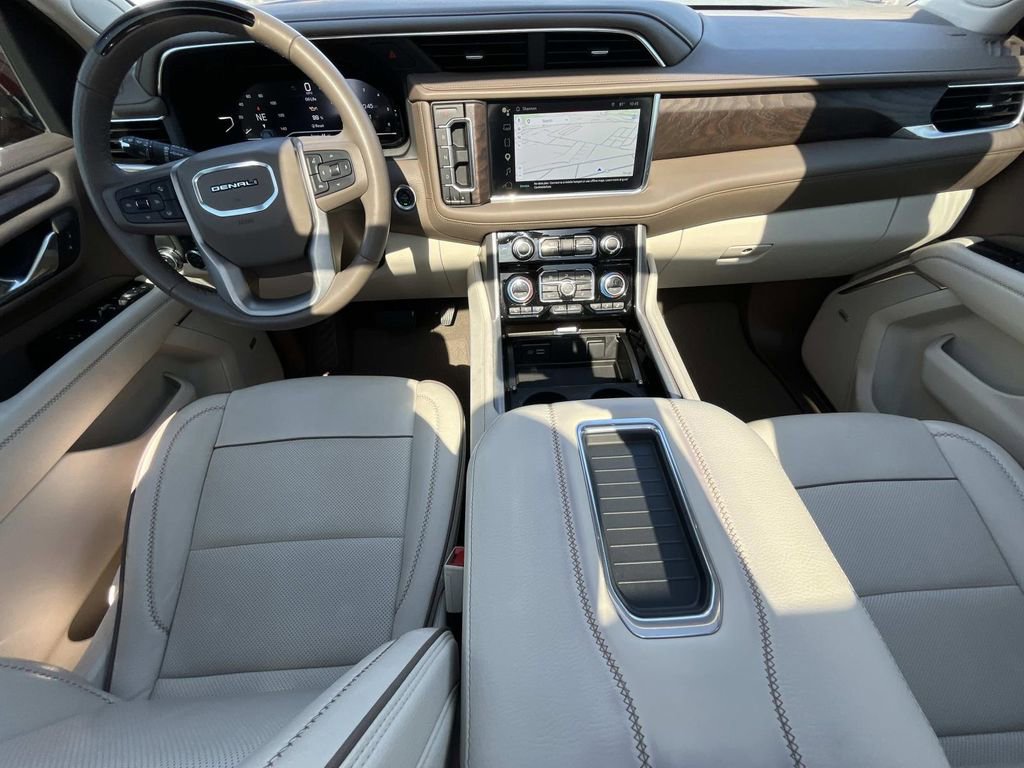 Certified 2024 GMC Yukon Denali w/ Denali Reserve Package RWD image 13
