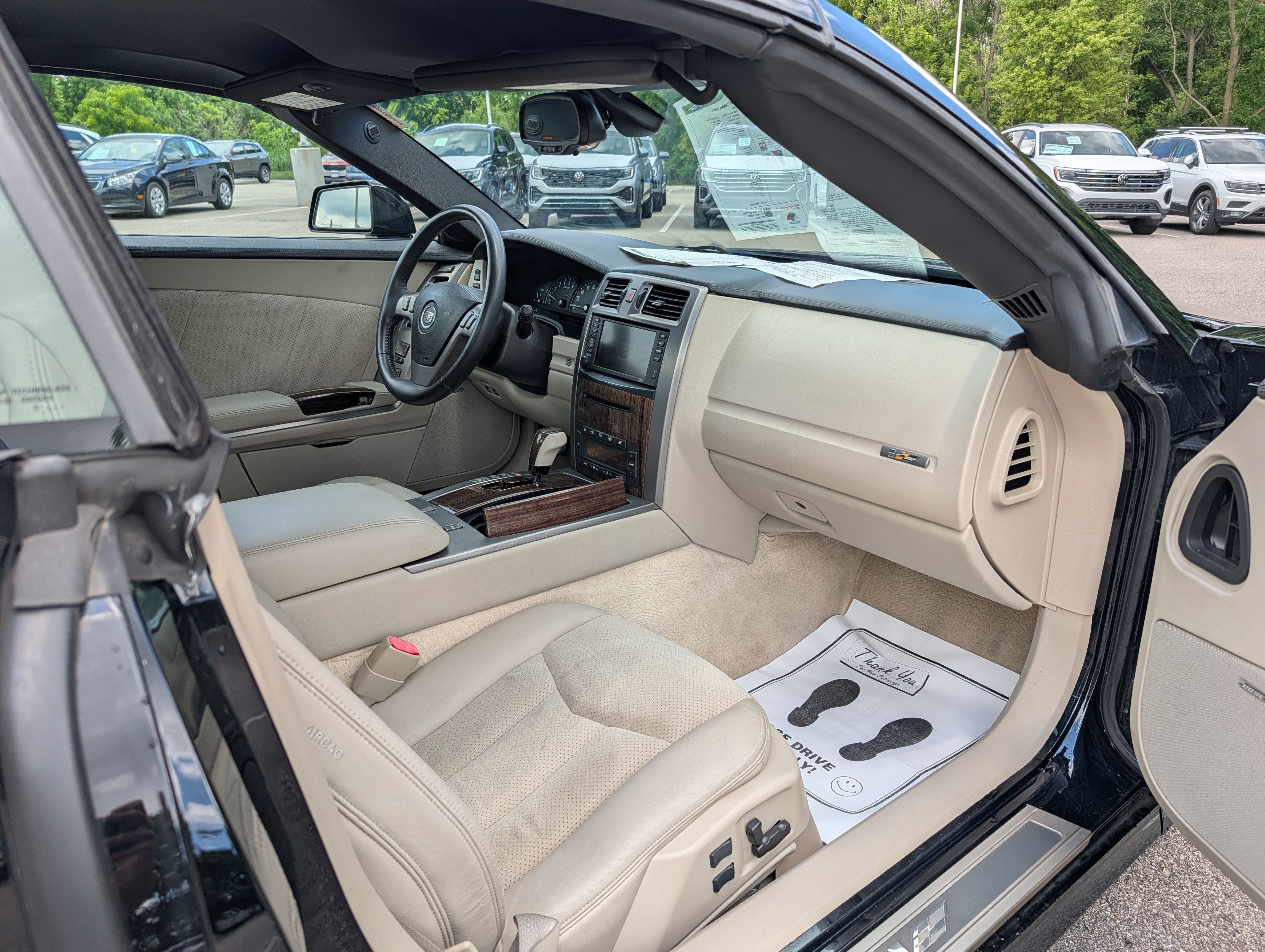 Used 2006 Cadillac XLR V RWD image 10