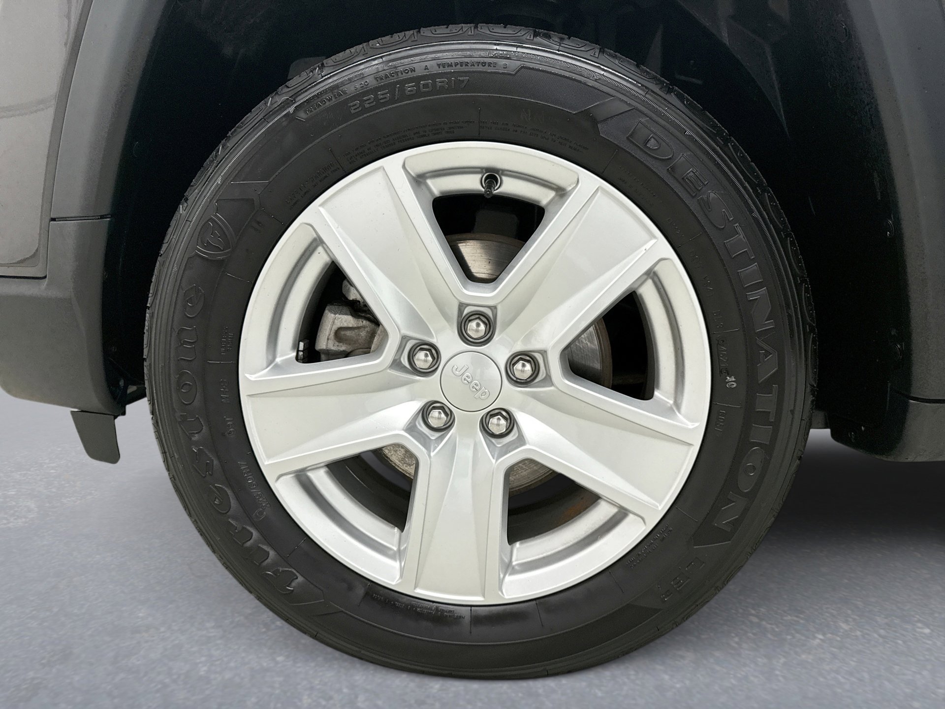 Used 2022 Jeep Compass Latitude w/ Sun and Sound Group AWD/4WD image 26