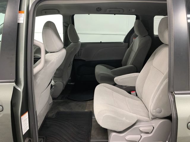 Used 2018 Toyota Sienna LE AWD/4WD image 25