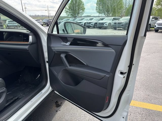 New 2026 Volkswagen Tiguan SEL R-Line AWD/4WD image 33