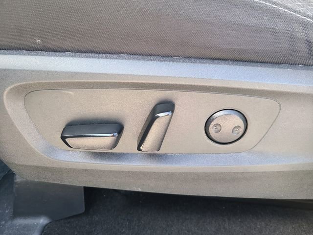 Used 2025 Nissan Pathfinder SV image 25