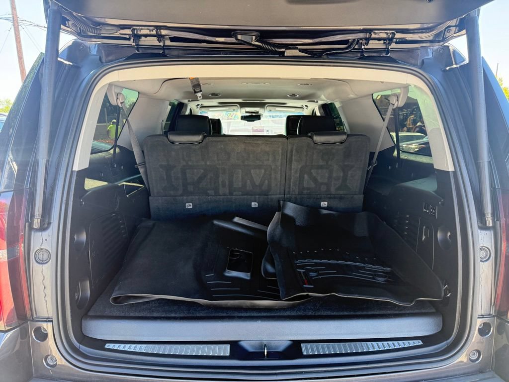 Used 2018 Chevrolet Suburban Premier w/ RST Edition AWD/4WD image 16