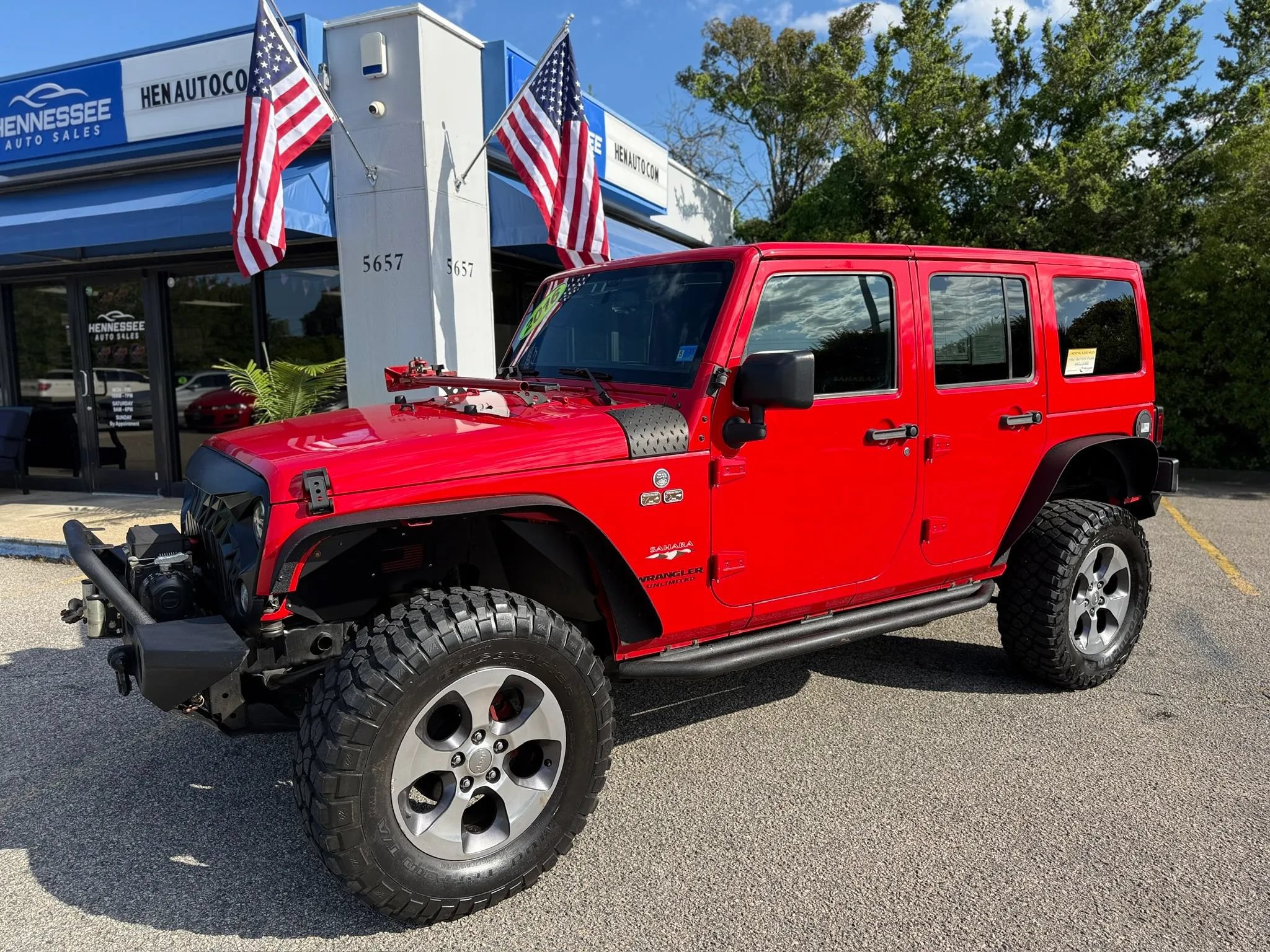 Used 2016 Jeep Wrangler Unlimited Sahara w/ Connectivity Group AWD/4WD image 34