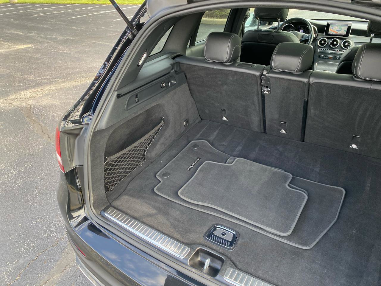 Used 2019 Mercedes-Benz GLC 300 4MATIC w/ Premium Package image 41