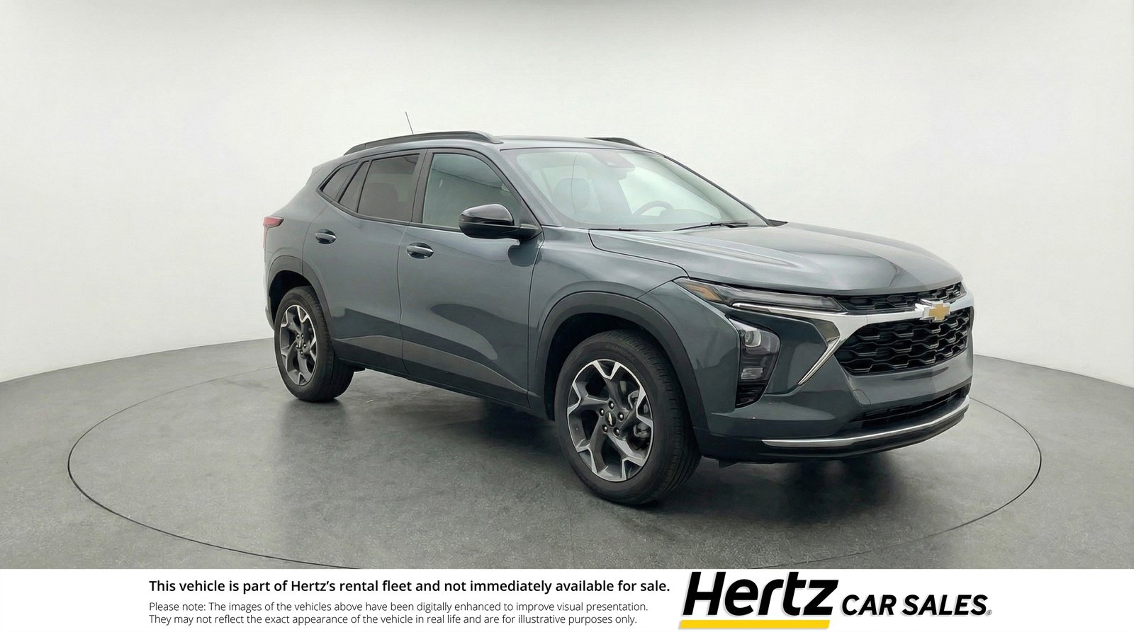 Used 2025 Chevrolet Trax LT FWD image 1