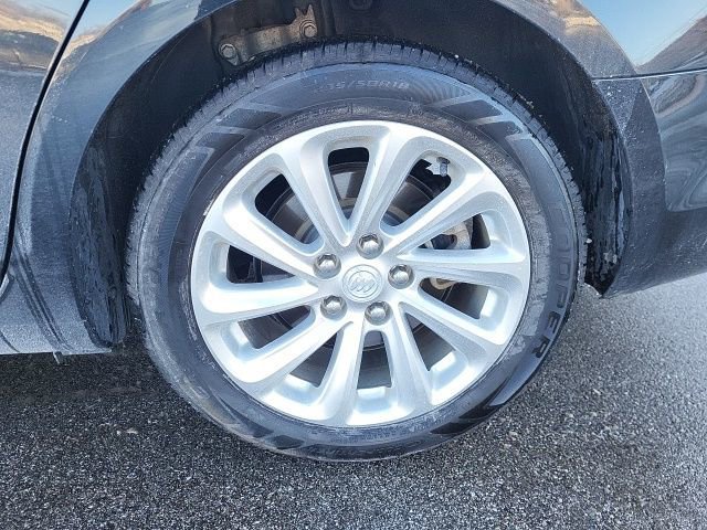Used 2015 Buick LaCrosse Base image 18