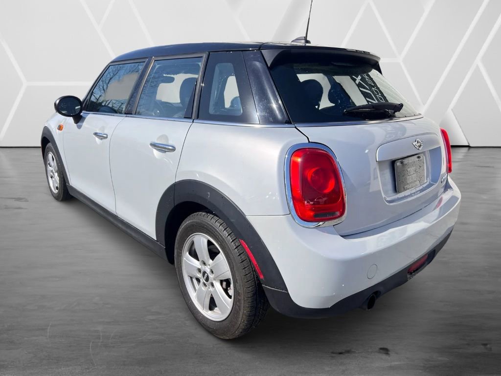 Used 2015 MINI Cooper 4-Door Hardtop image 8