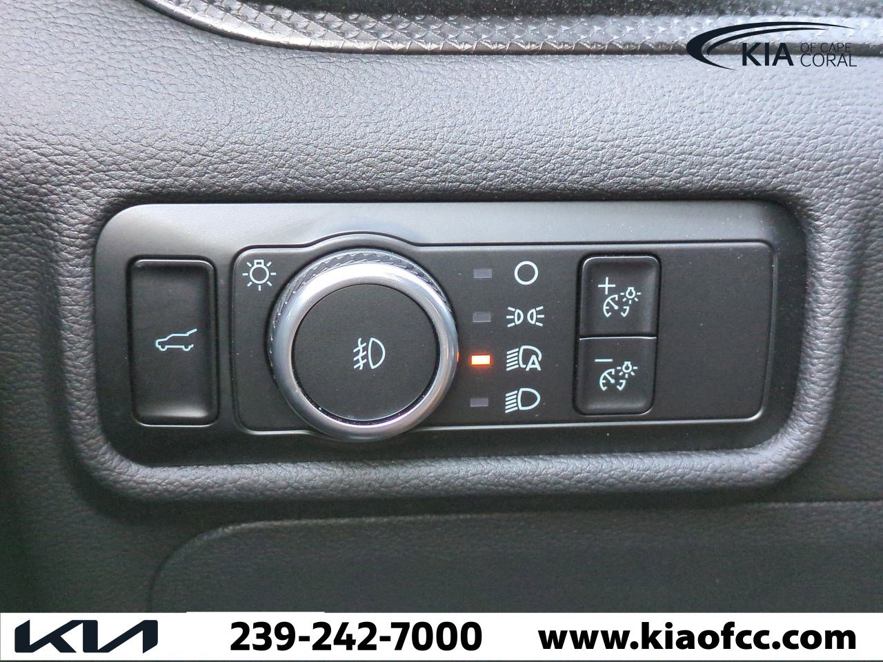 Used 2024 Ford Explorer ST-Line w/ Class IV Trailer Tow Package image 25