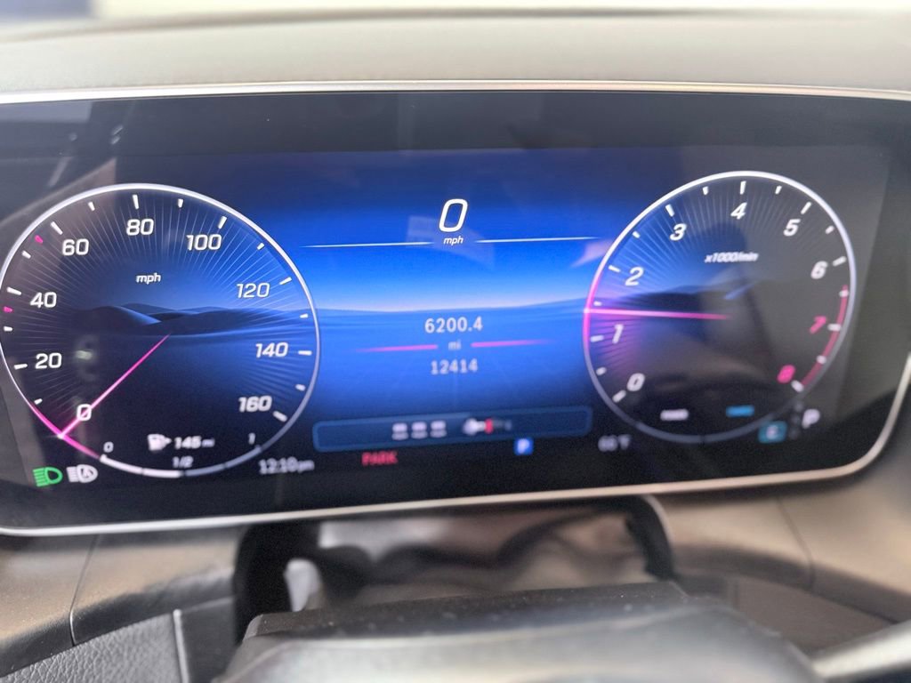 Used 2025 Mercedes-Benz GLC 300 4MATIC image 13