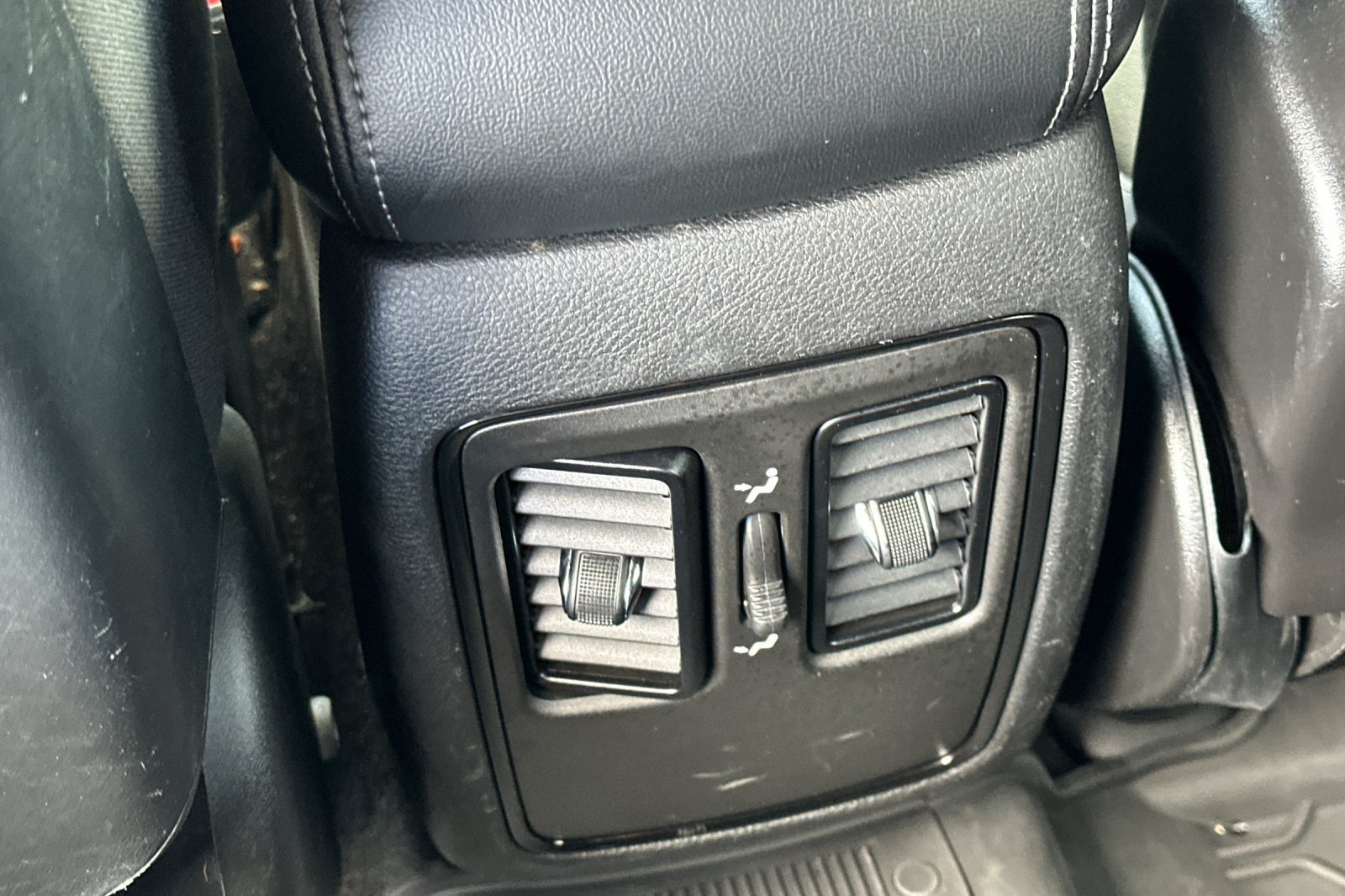 Used 2024 Dodge Durango SXT AWD/4WD image 14