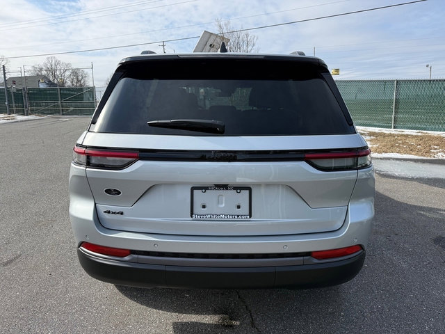 New 2026 Jeep Grand Cherokee Altitude AWD/4WD image 8