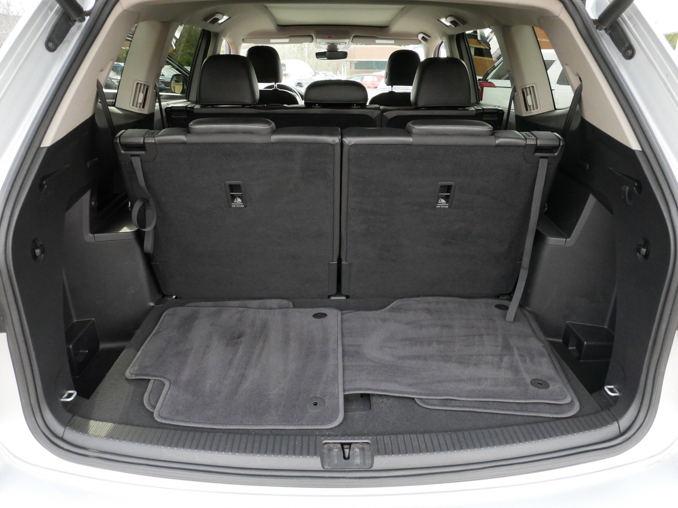 Used 2018 Volkswagen Atlas SEL FWD image 18