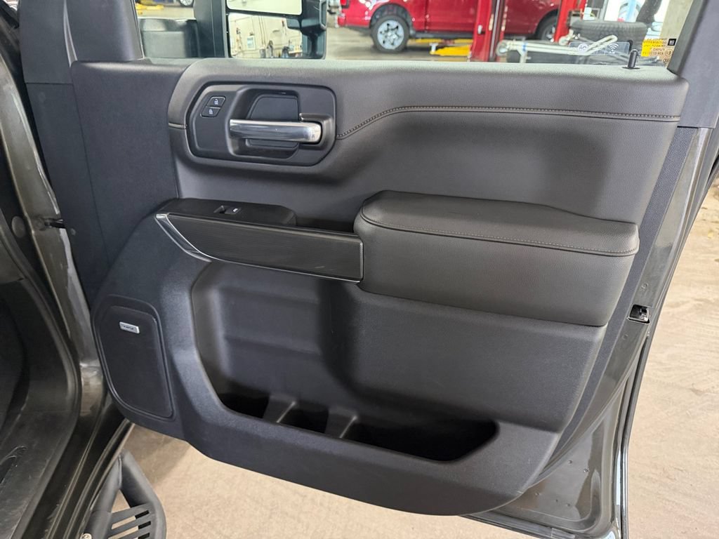 Used 2022 GMC Sierra 3500 AT4 w/ AT4 Preferred Package AWD/4WD image 16