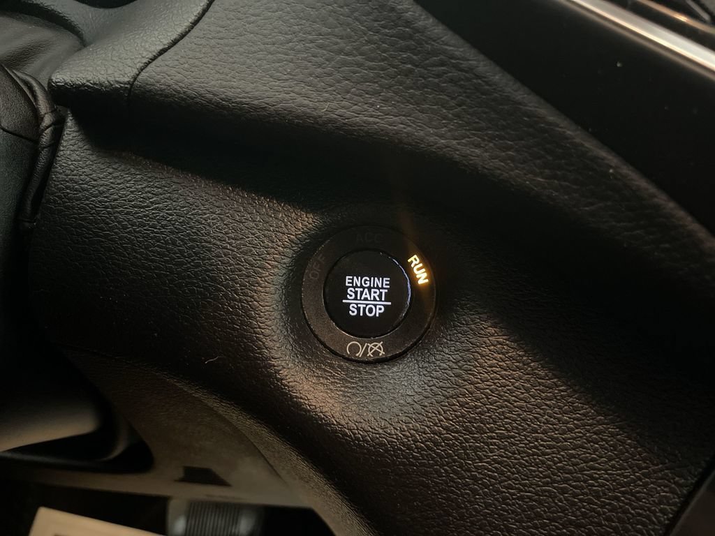 Used 2020 Jeep Cherokee Limited AWD/4WD image 10