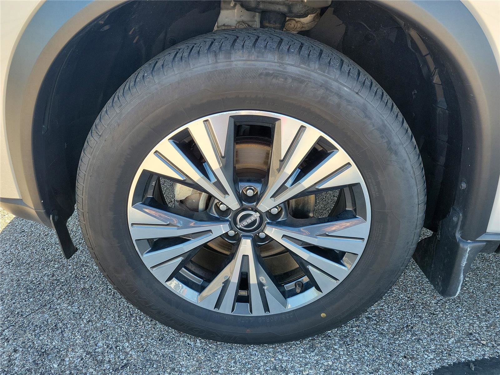 Used 2023 Nissan Rogue SV FWD image 5