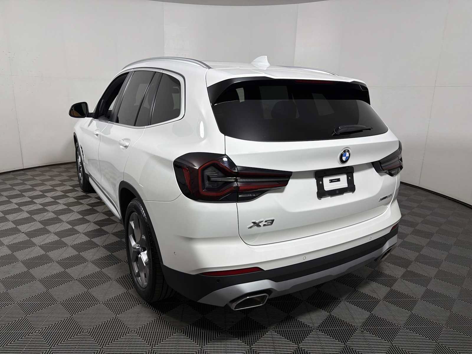 Used 2024 BMW X3 xDrive30i w/ Convenience Package AWD/4WD image 5