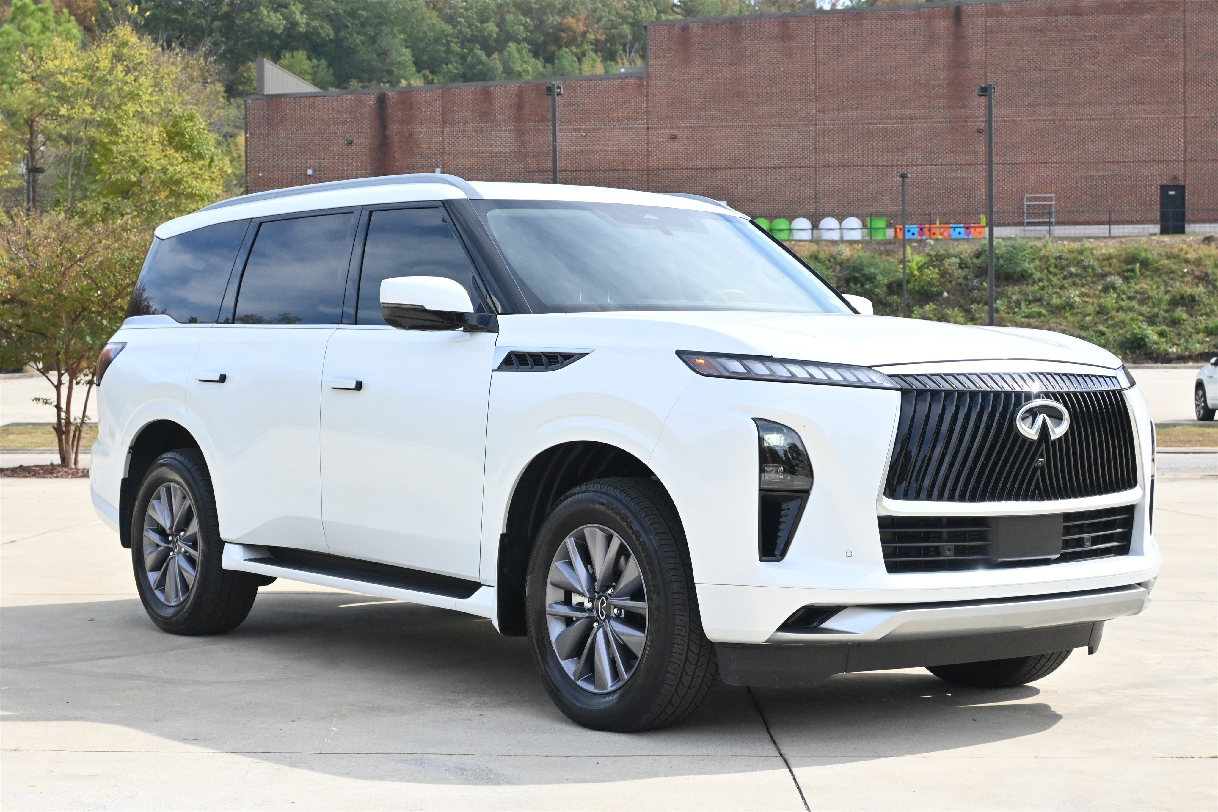 Used 2025 INFINITI QX80 Pure w/ Cargo Package image 11