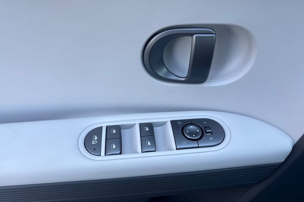 New 2026 Hyundai Ioniq 5 SE RWD image 11