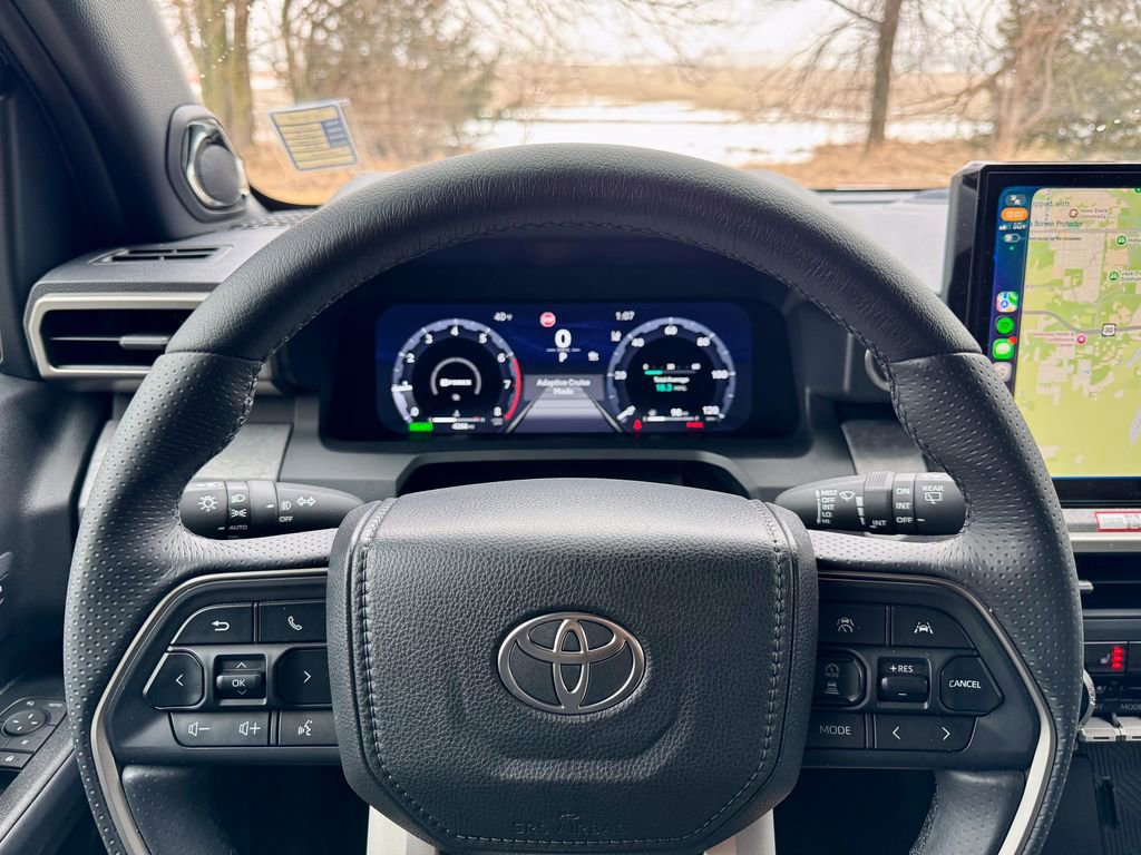 Used 2025 Toyota 4Runner Trailhunter image 30