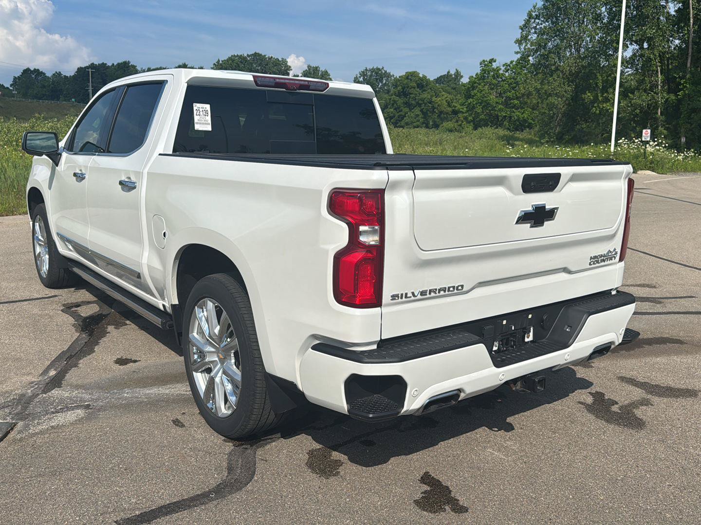 Used 2023 Chevrolet Silverado 1500 High Country AWD/4WD image 3