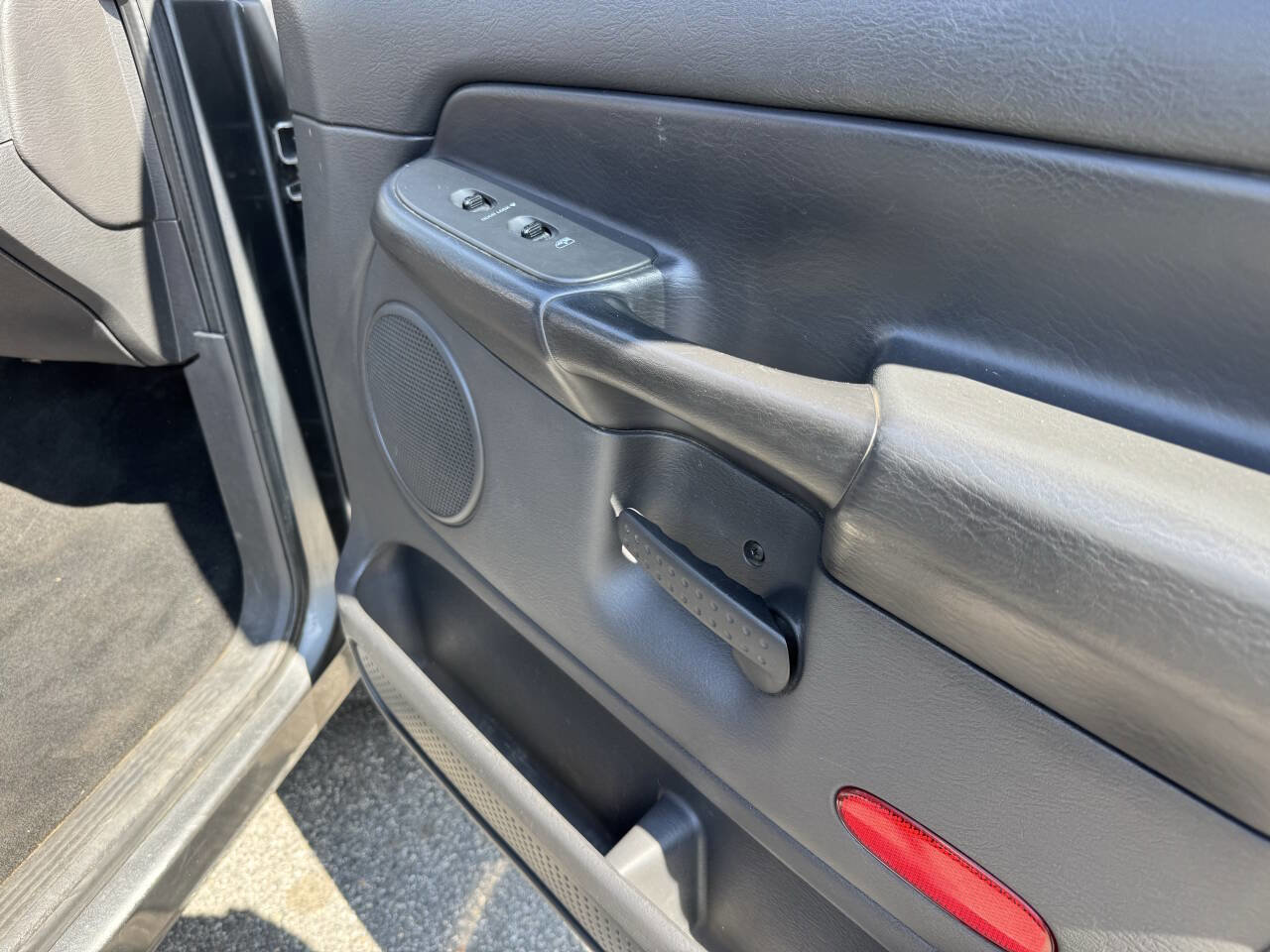 Used 2005 Dodge Ram 2500 Truck SLT w/ Quad Cab Big Horn Value Group image 12