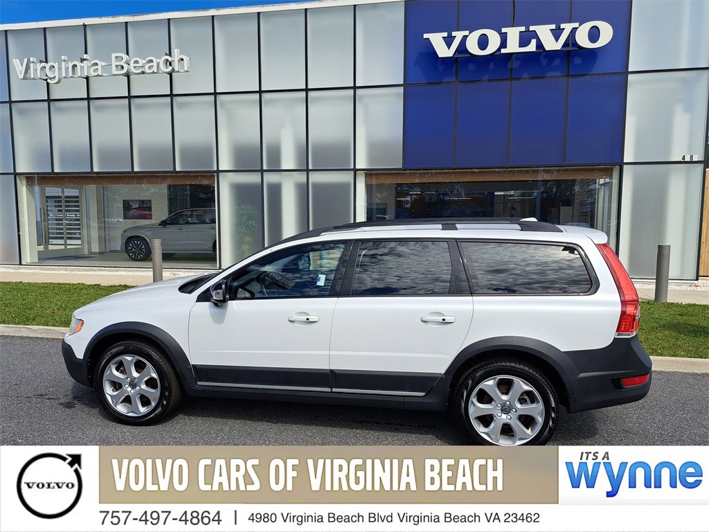 Used 2016 Volvo XC70 T5 Premier w/ Proximity Package