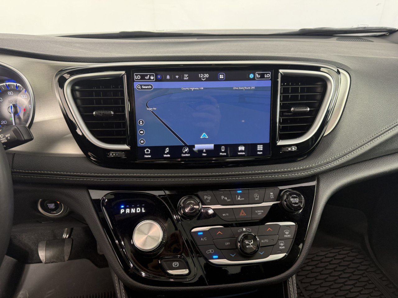Used 2024 Chrysler Pacifica Limited w/ Uconnect Theater Family Group AWD/4WD image 21