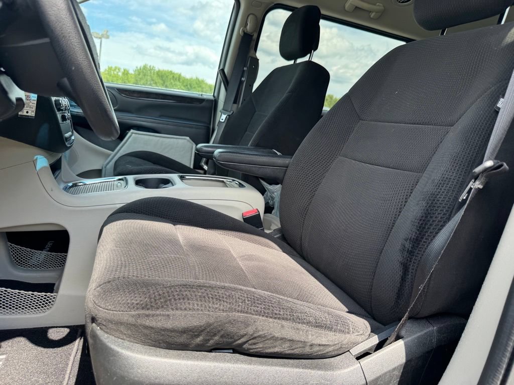 Used 2013 Dodge Grand Caravan SXT FWD image 9