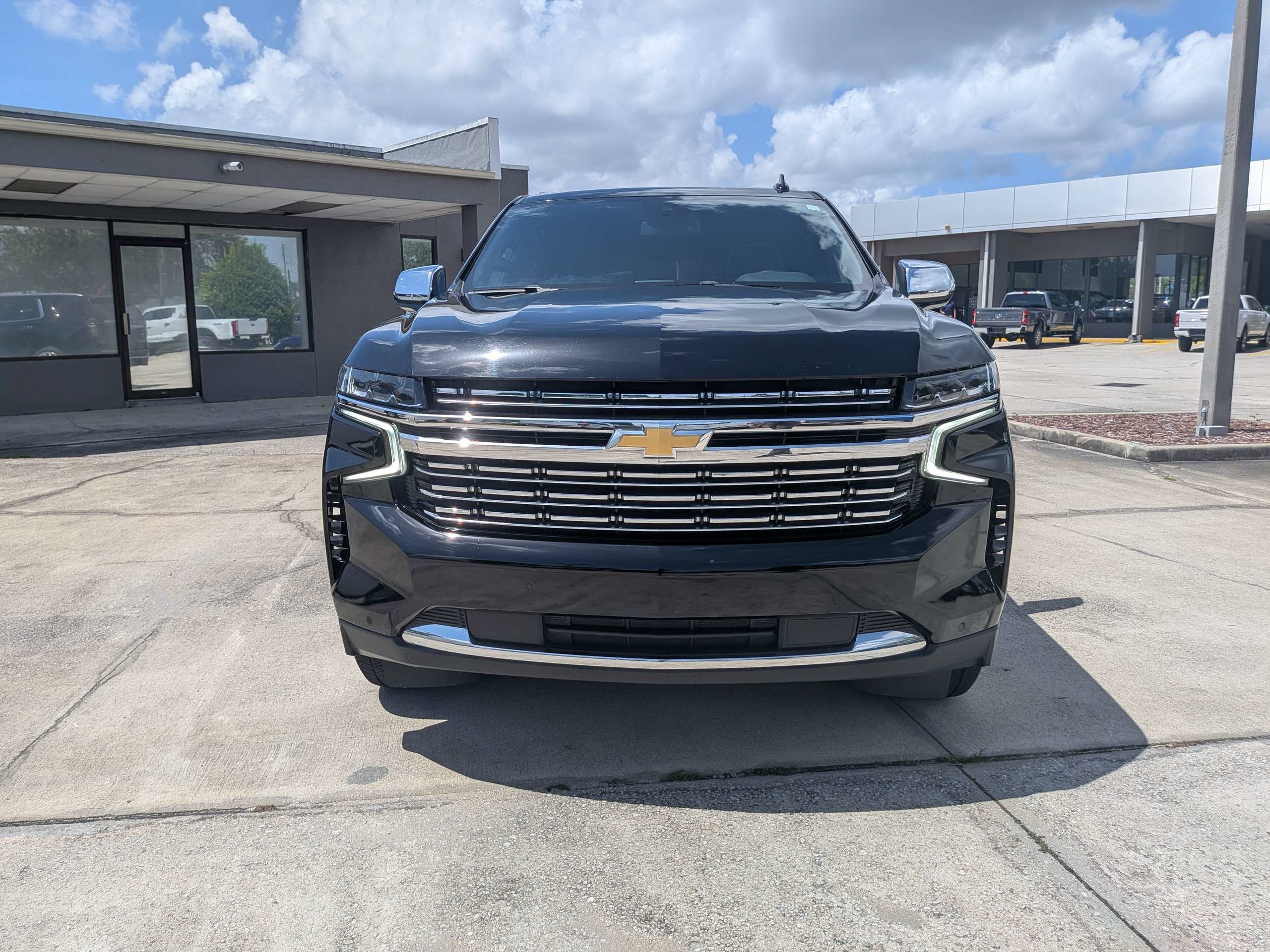 Used 2024 Chevrolet Tahoe Premier AWD/4WD image 11