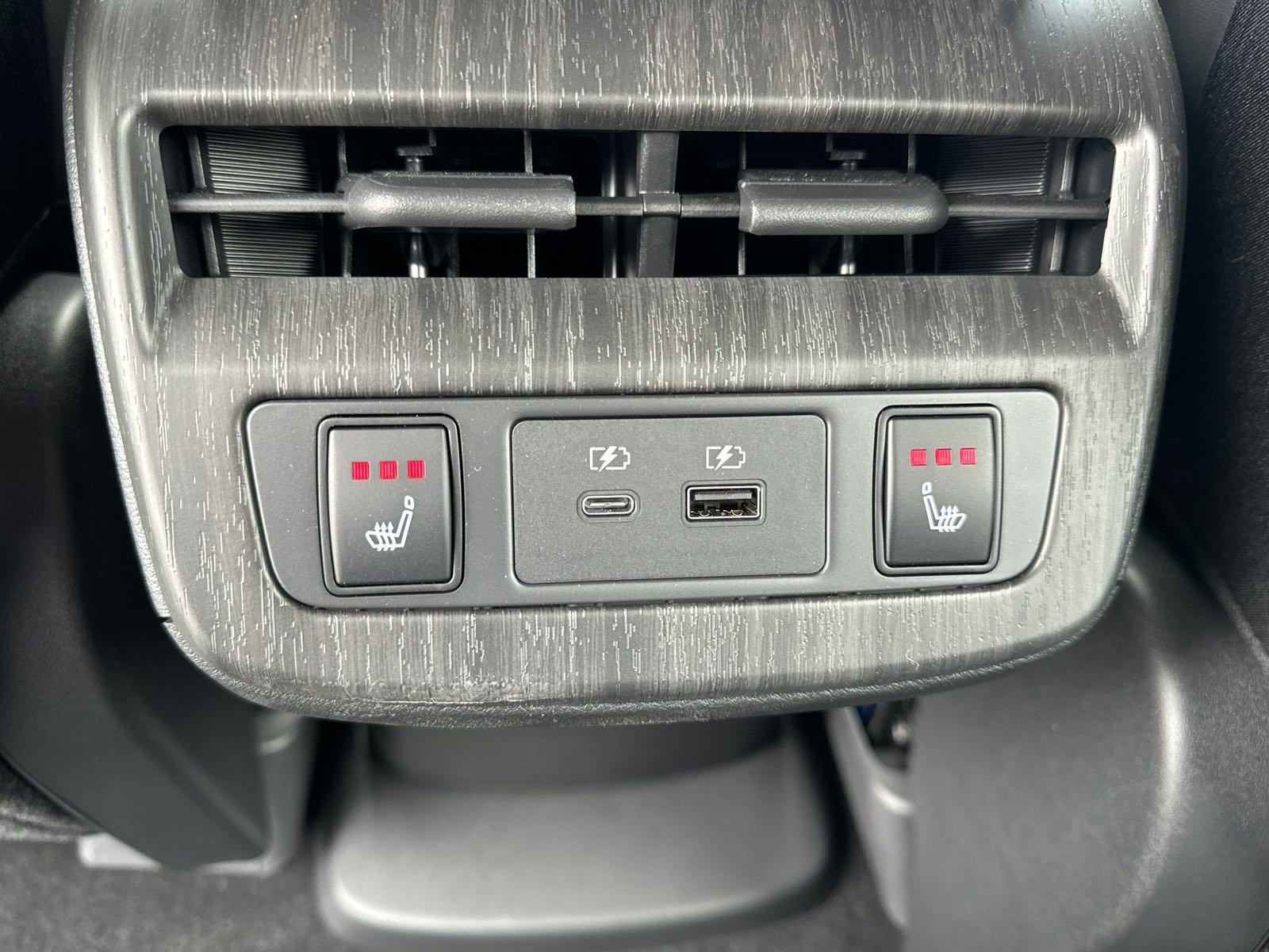 New 2024 Nissan Ariya AWD image 14