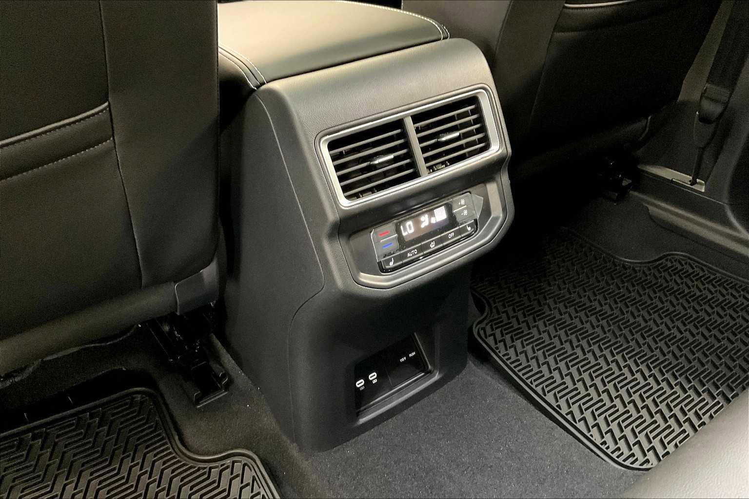 New 2025 Volkswagen Atlas SEL image 16