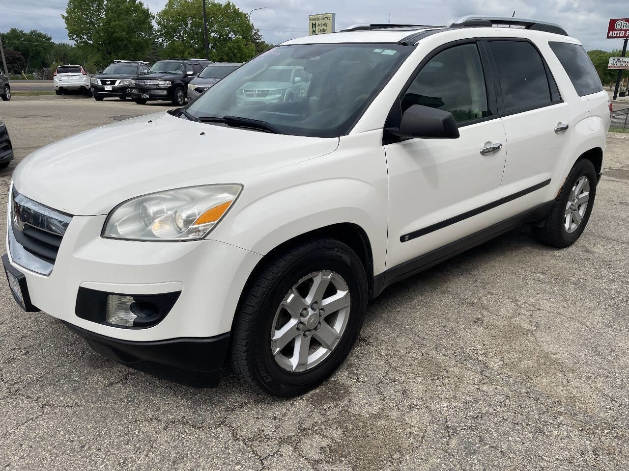 Used 2008 Saturn Outlook XE w/ Advanced Audio Package FWD image 4