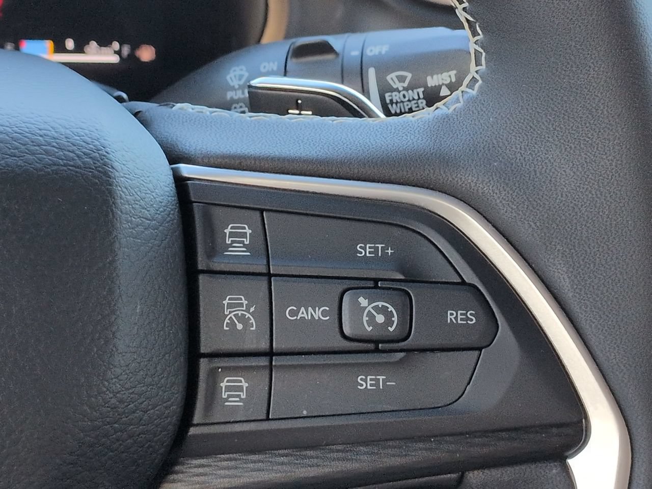 Certified 2024 Jeep Grand Cherokee Altitude AWD/4WD image 25