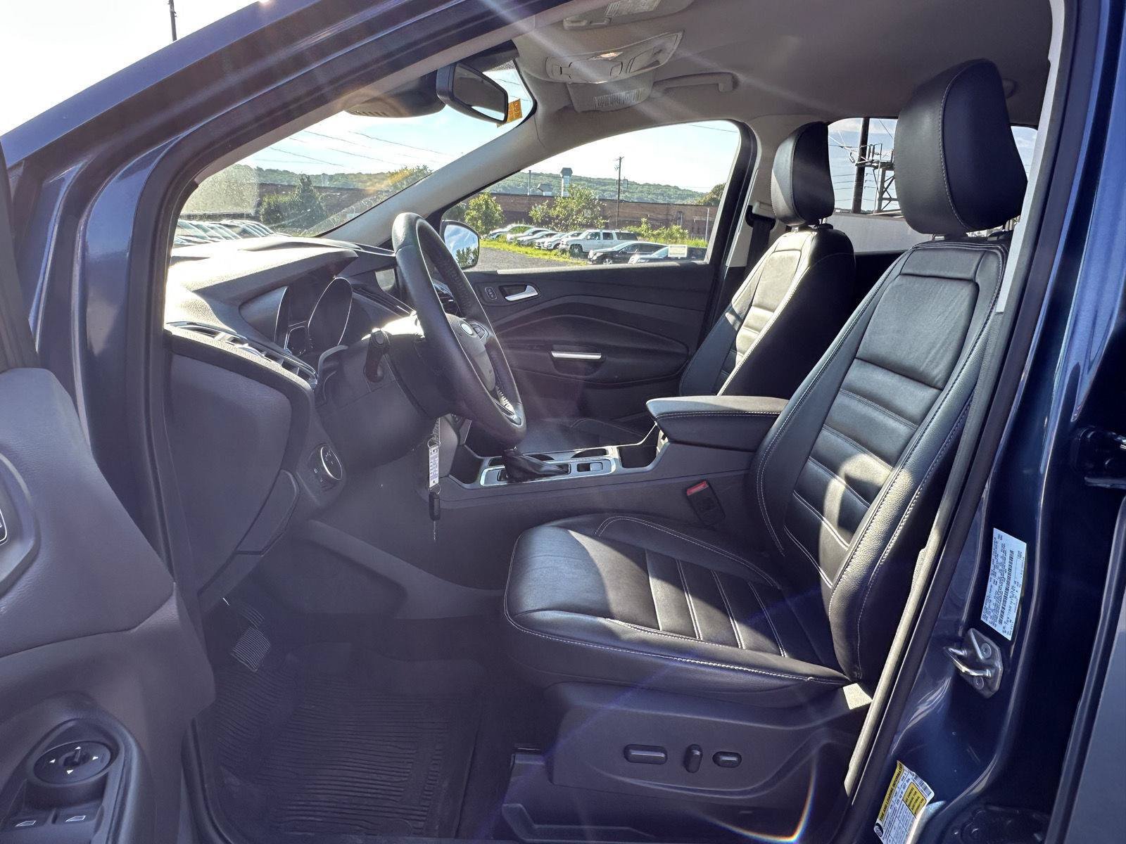 Used 2018 Ford Escape SEL w/ Ford Safe & Smart Package AWD/4WD image 11